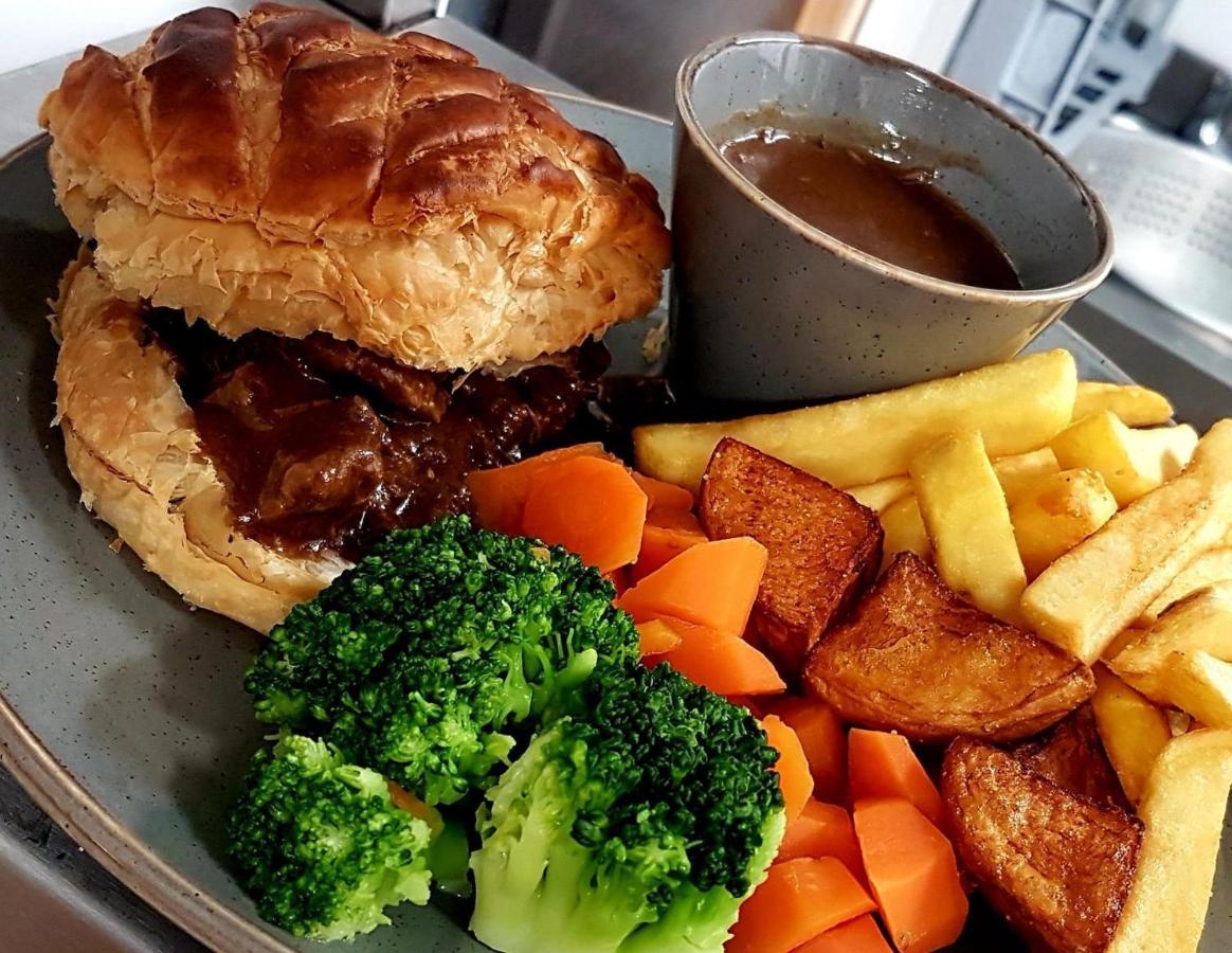 سْترانرير The Swan Inn المظهر الخارجي الصورة